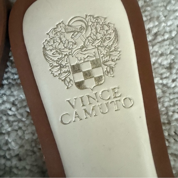 Like New! Vince Camuto Woven Sandals - Size 8M - Picture 3 of 8